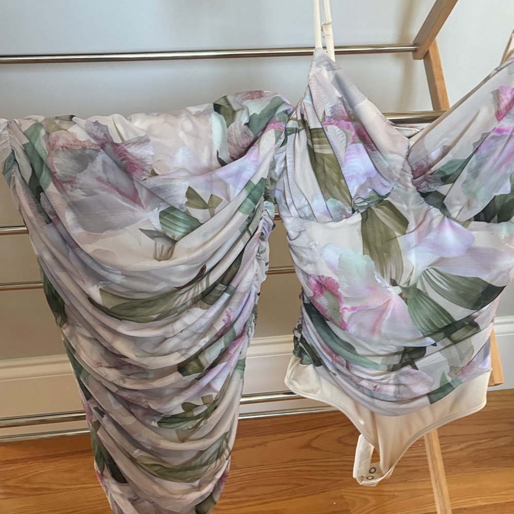 Express Floral Body Contour Dress